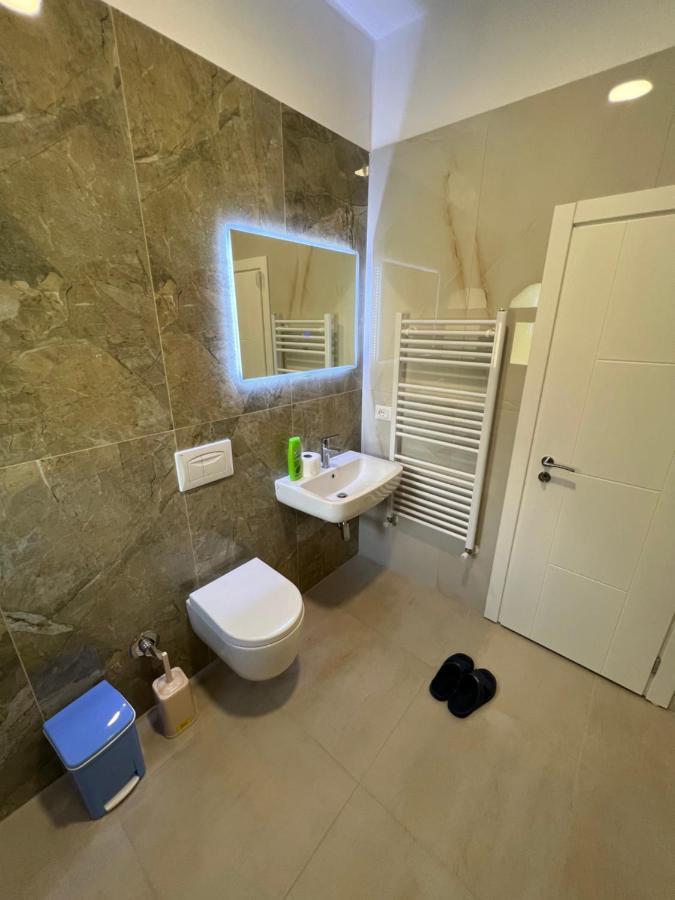 Villa Bujtina Celiku Burrel Esterno foto